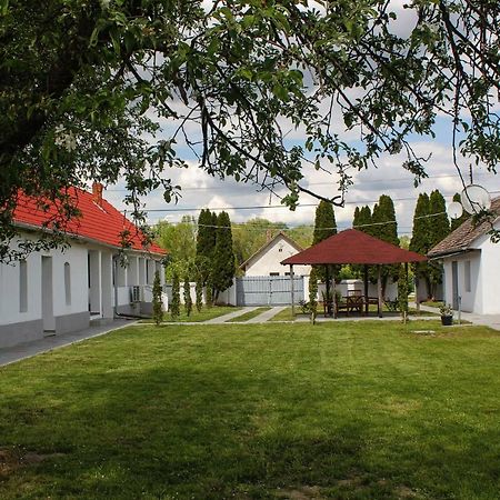Apartamento Das Blaue Haus Vendégház - Kovácshida Exterior foto